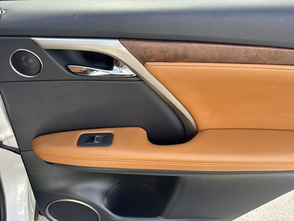 Used 2022 White Lexus 350L image 16