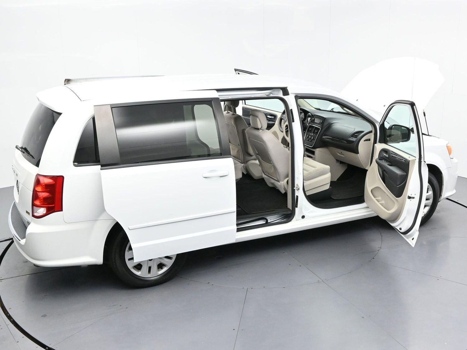 Used 2017 White Knuckle Clearcoat Dodge SE image 30