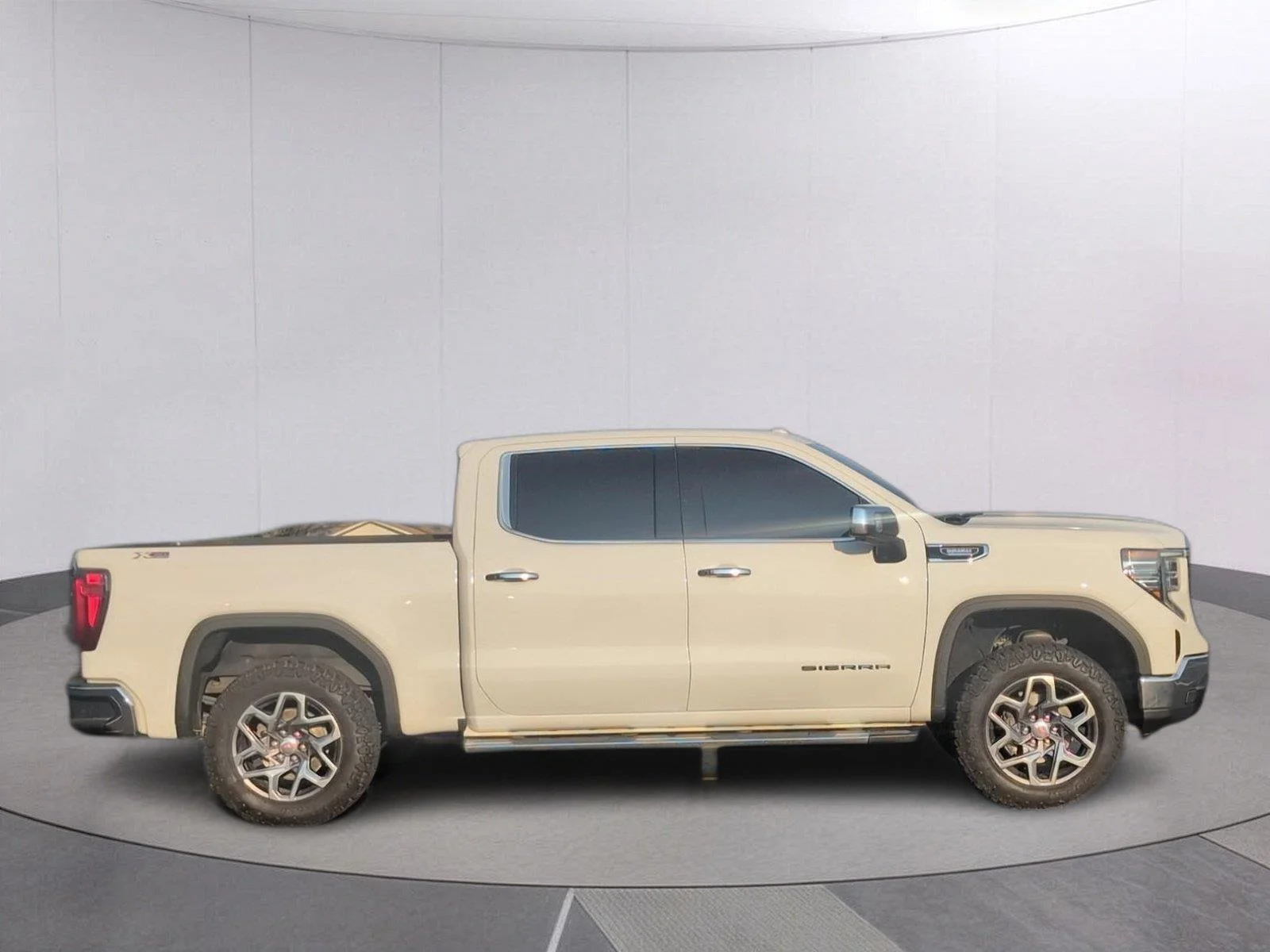 Used 2023 SUMMIT WHITE GMC SLT image 8
