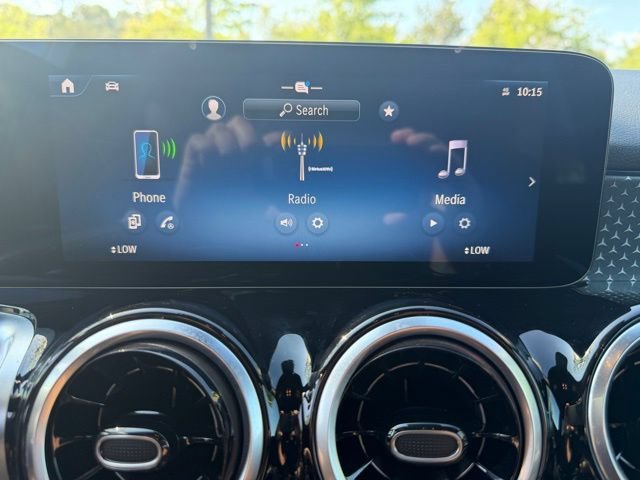 Used 2025  Mercedes-Benz GLB 250 image 26