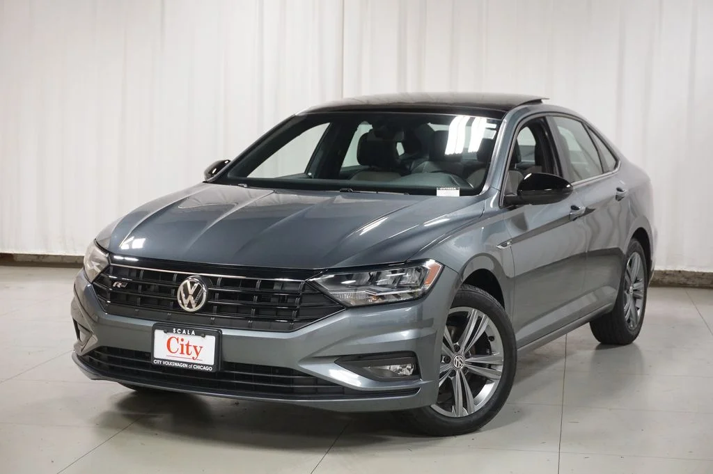 Used 2019 Platinum Gray Metallic Volkswagen R-Line image 11