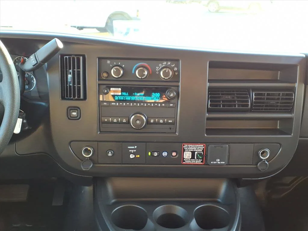 2025 Chevrolet Express Cargo Work Van - Photo 7