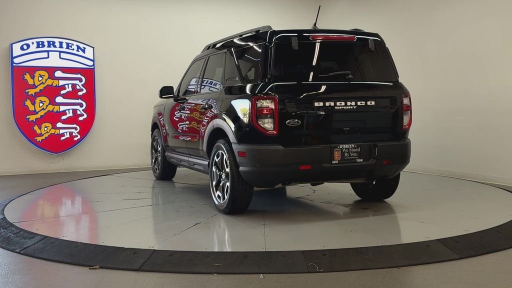 Used 2022 Shadow Black Ford Outer Banks image 6