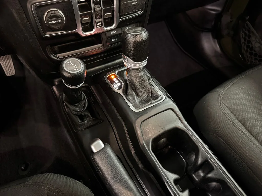Used 2022 Green Jeep Unlimited Sport Altitude image 24