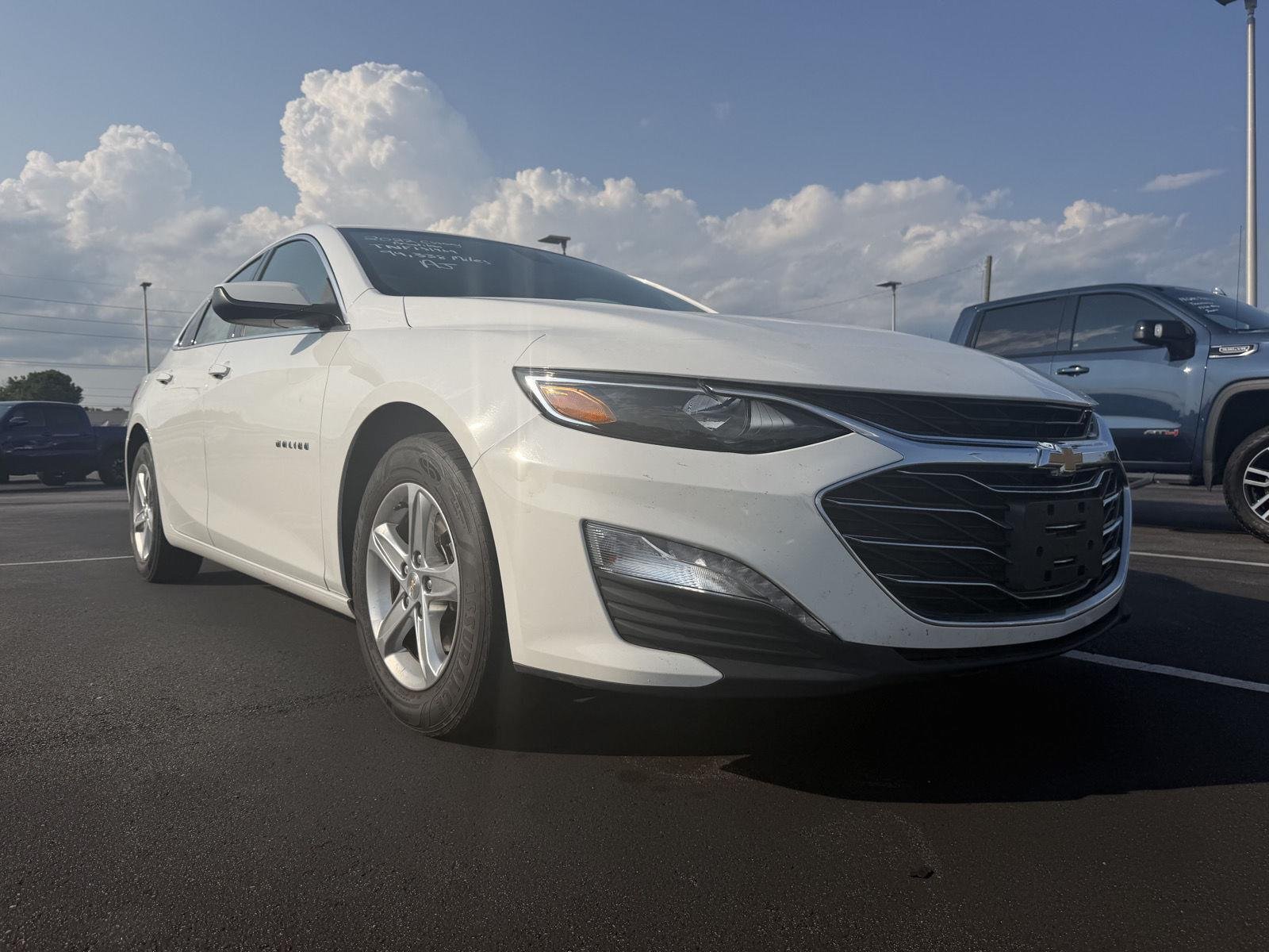 Used 2022 Summit White Chevrolet LT image 14
