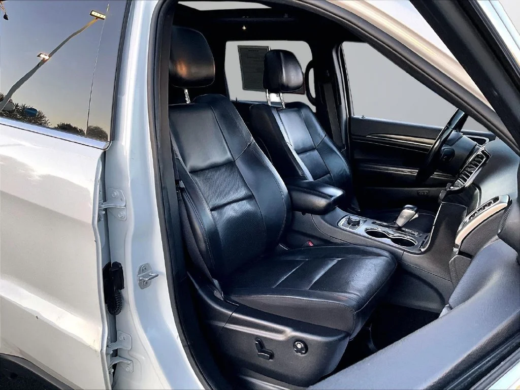 Used 2020 White Jeep Limited image 8