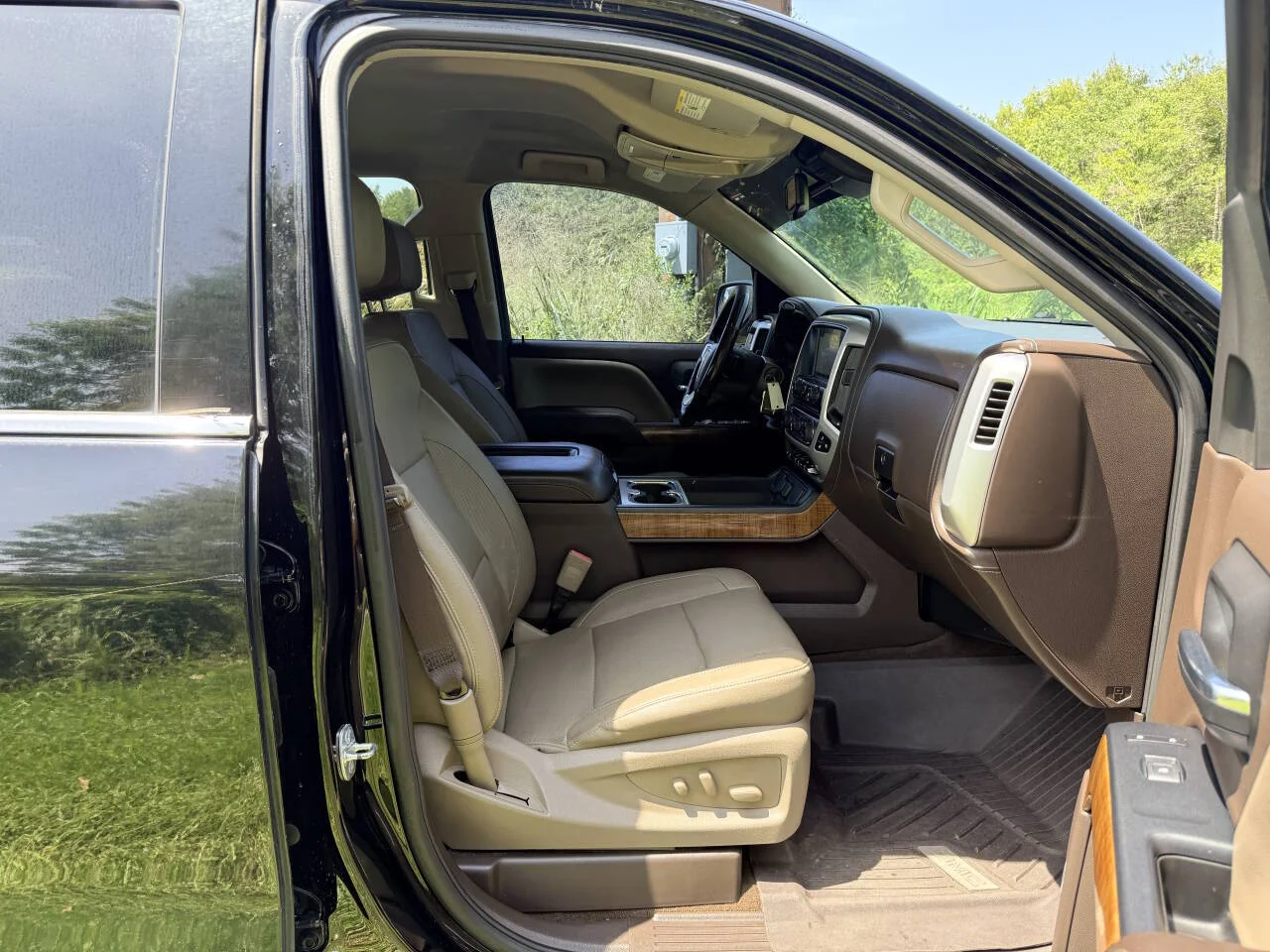 Used 2018 Black GMC SLT 4x2 4dr Crew Cab 5.8 ft. SB image 15