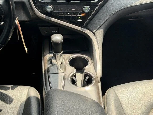 2021 Toyota Camry SE - Photo 13