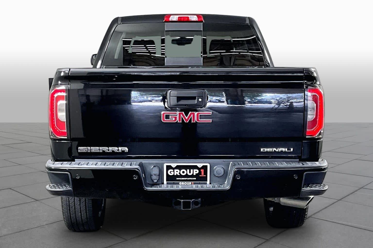 Used 2018 Onyx Black GMC Denali image 5