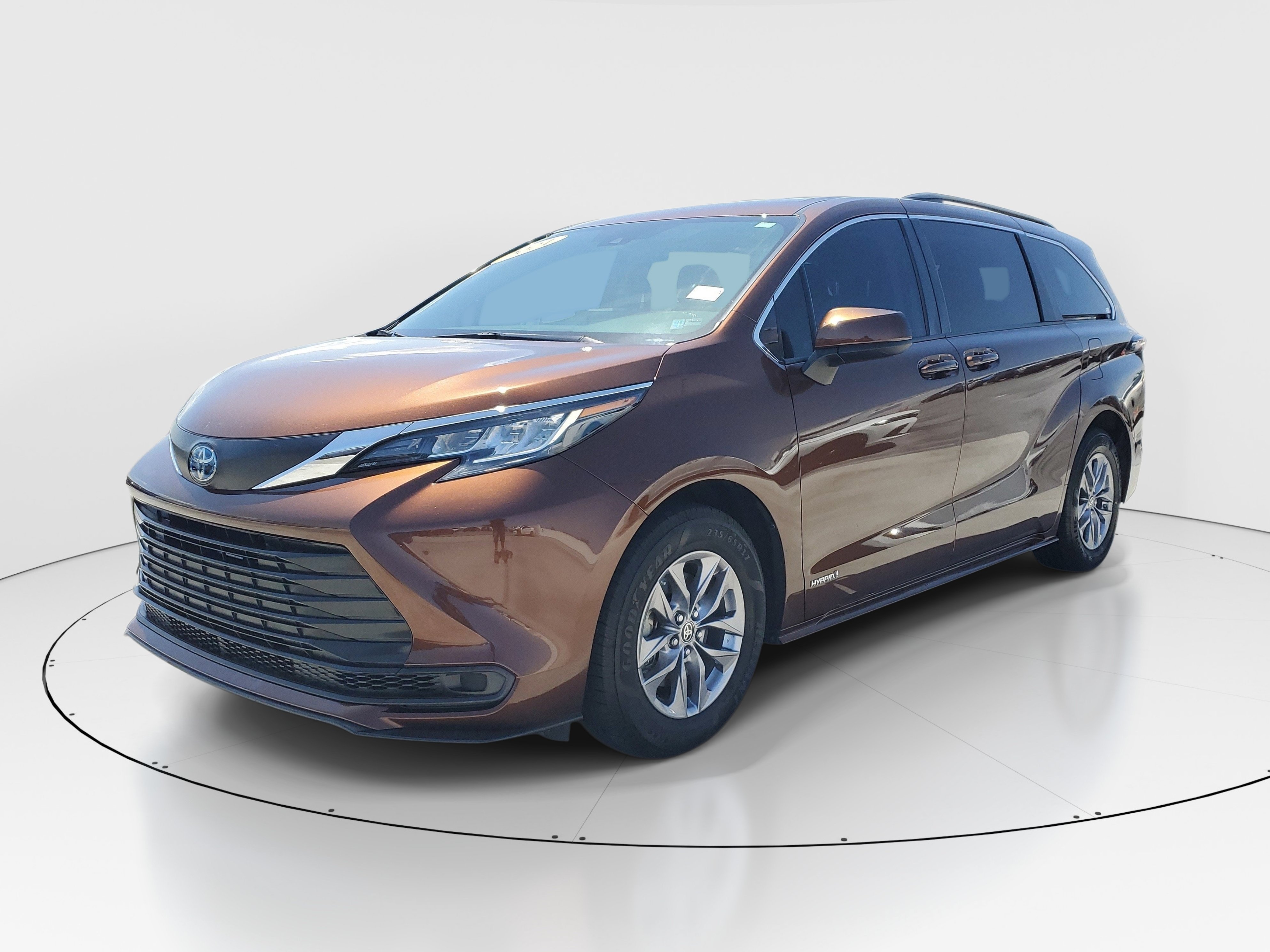 Used 2021 Sunset Bronze Toyota LE image 3