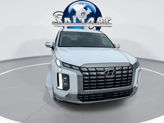 Used 2025 White Hyundai Calligraphy image 3