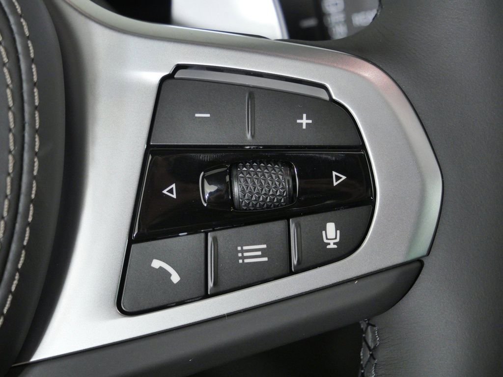 New 2026 Dravit Grey Metallic BMW xDrive40i image 42