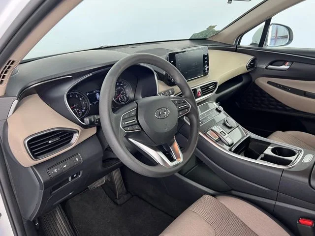 Used 2023 White Hyundai SE image 12
