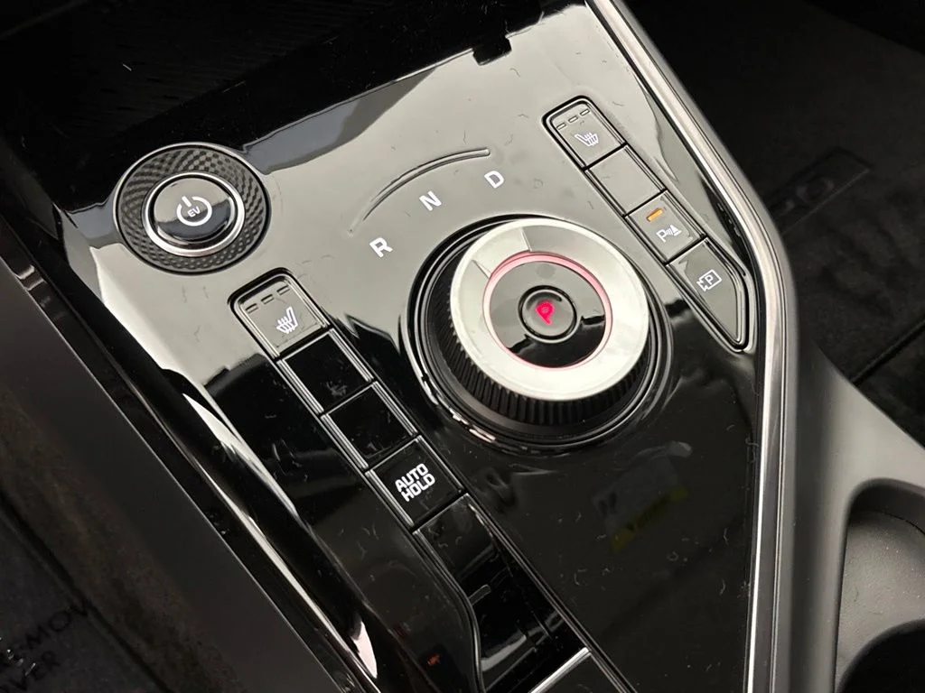 New 2026 Snow White Pearl Kia WIND image 39