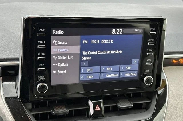 Used 2020 White Toyota LE image 20