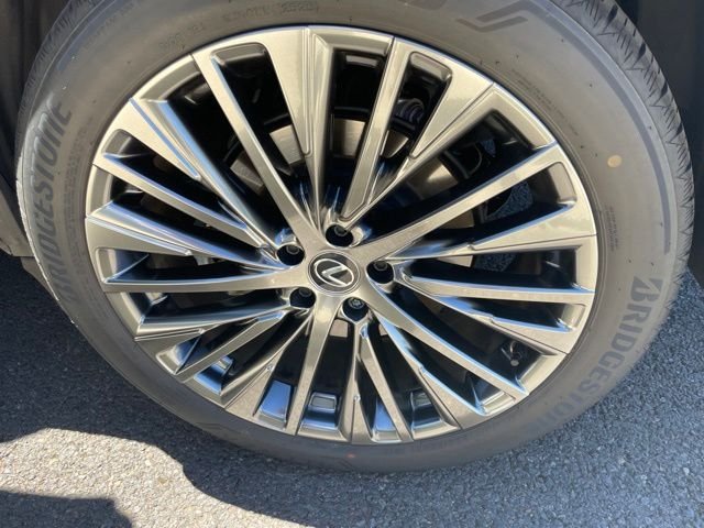 Certified Used 2025 CAVIAR Lexus LUXURY AWD image 23