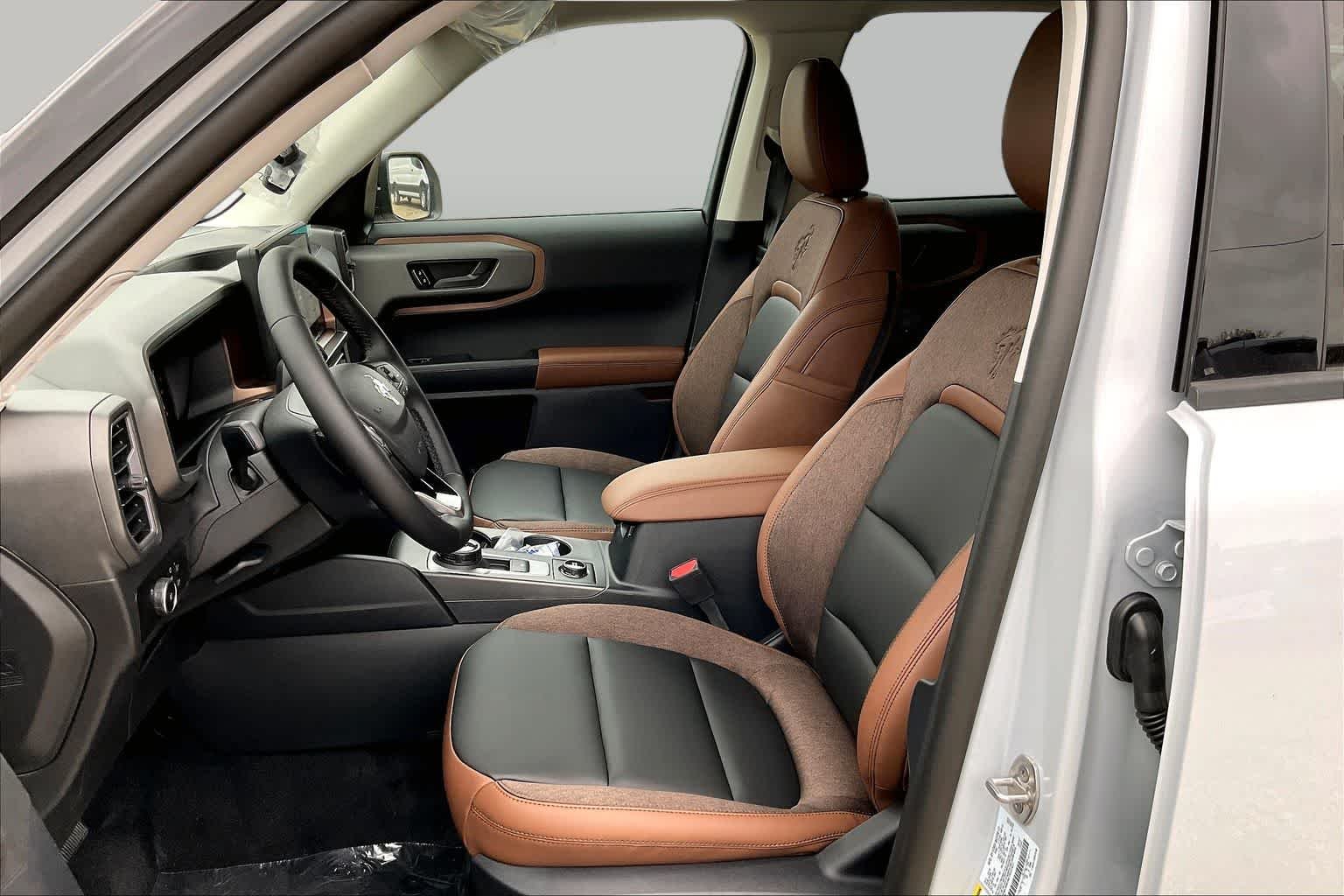 New 2026 Space White Metallic Ford Outer Banks® image 7