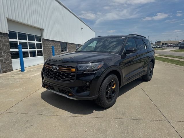 New 2026 Agate Black Metallic Ford Tremor® image 10
