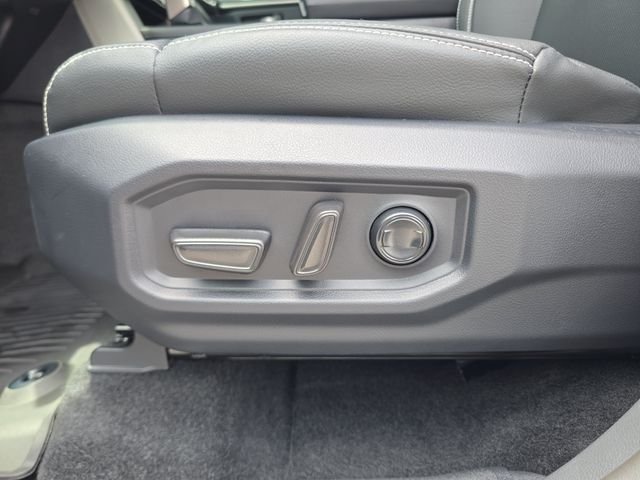 2026 Toyota Tundra Limited - Photo 18