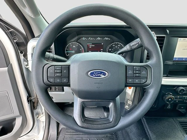 New 2026 Oxford White Ford XL image 7