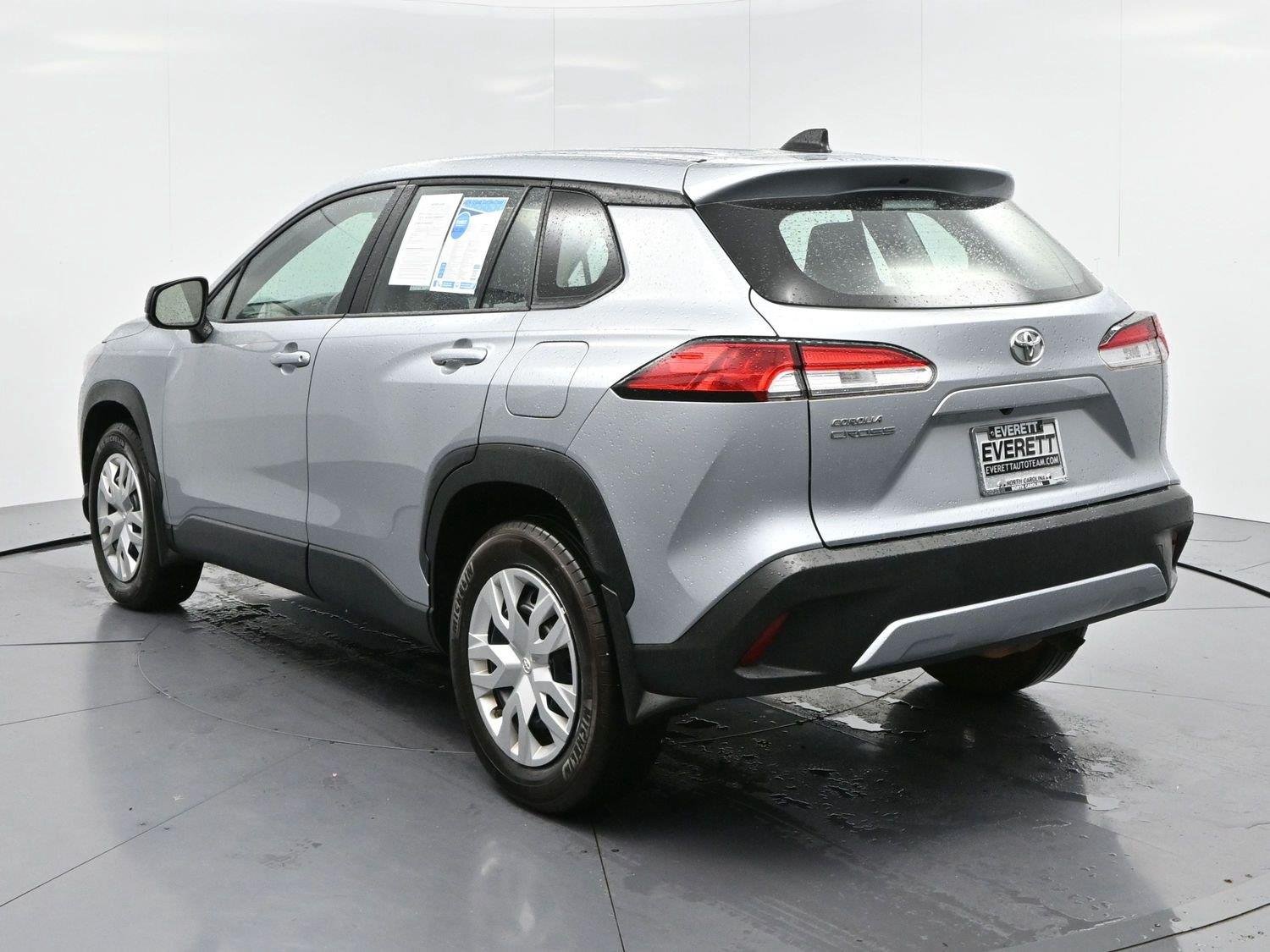 Used 2024 Sonic Silver Toyota L image 5