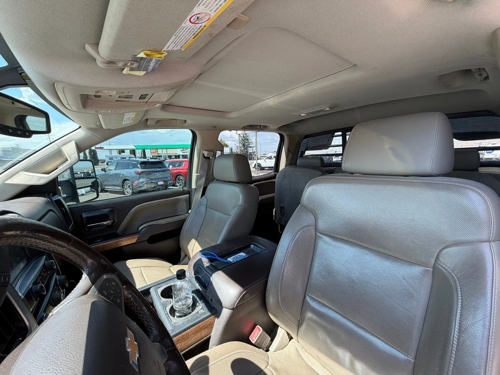 Used 2015 White Chevrolet LTZ image 7