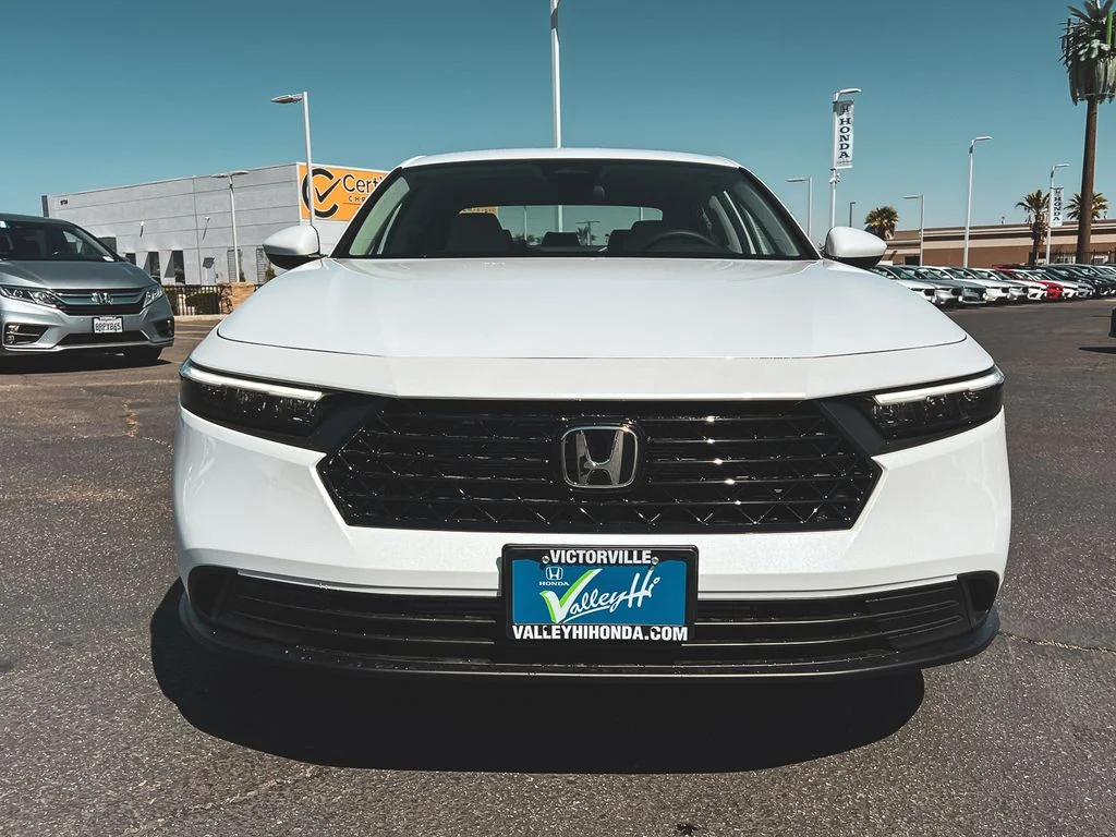 New 2026 Platinum White Pearl Honda LX image 3