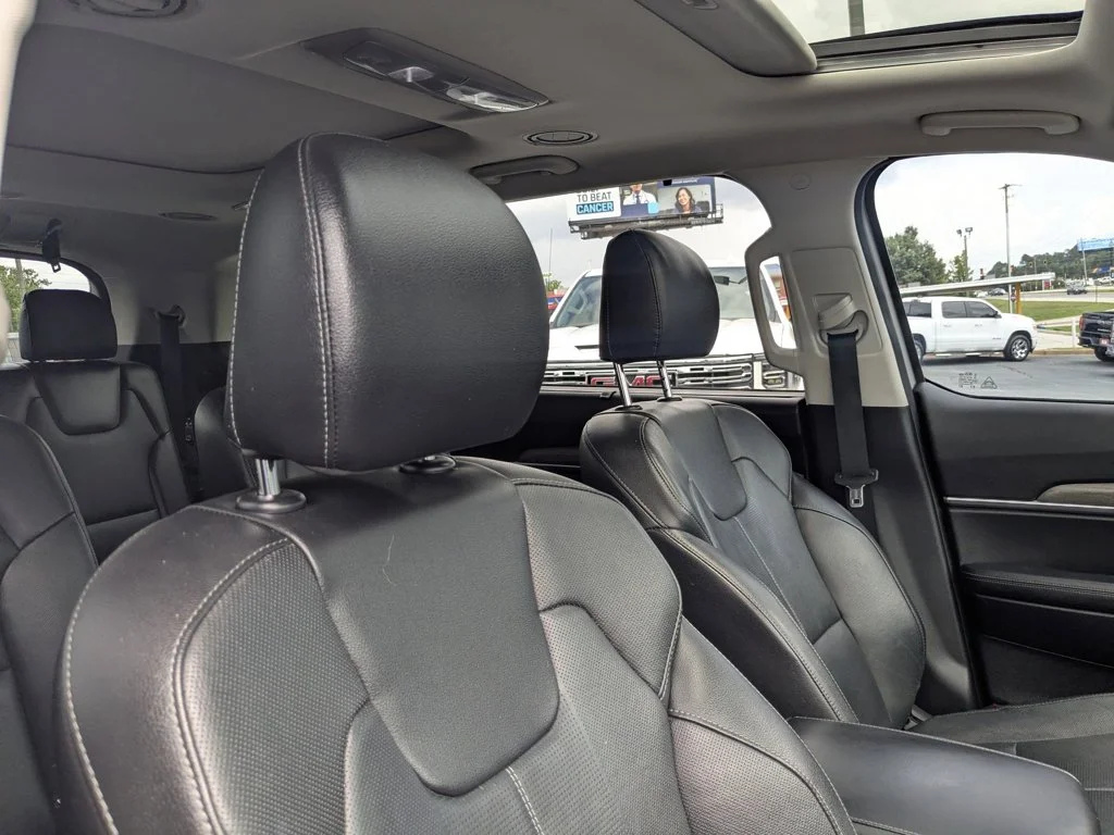 Used 2021 Wolf Gray Kia SX image 32