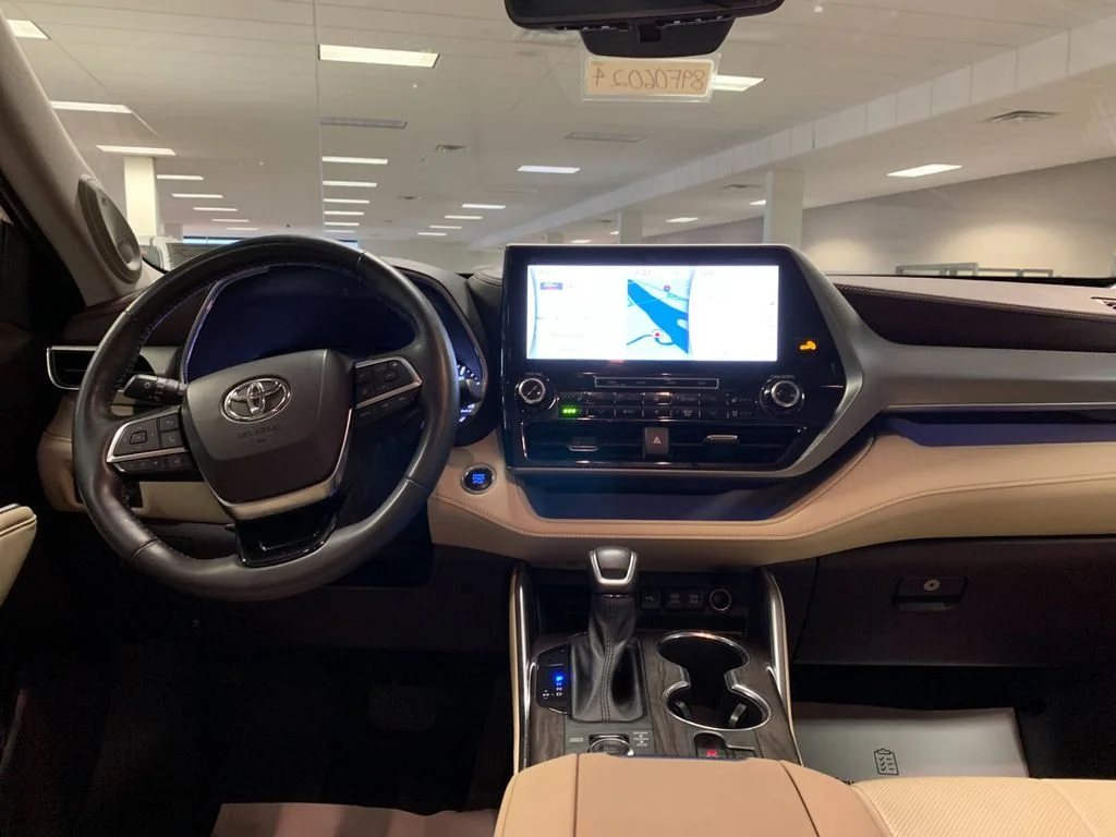 Used 2020 Red Toyota Platinum image 16