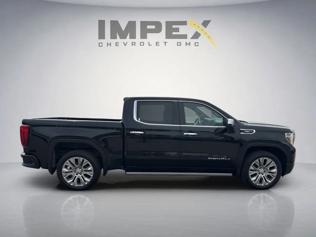 Used 2022 Onyx Black GMC Denali image 6