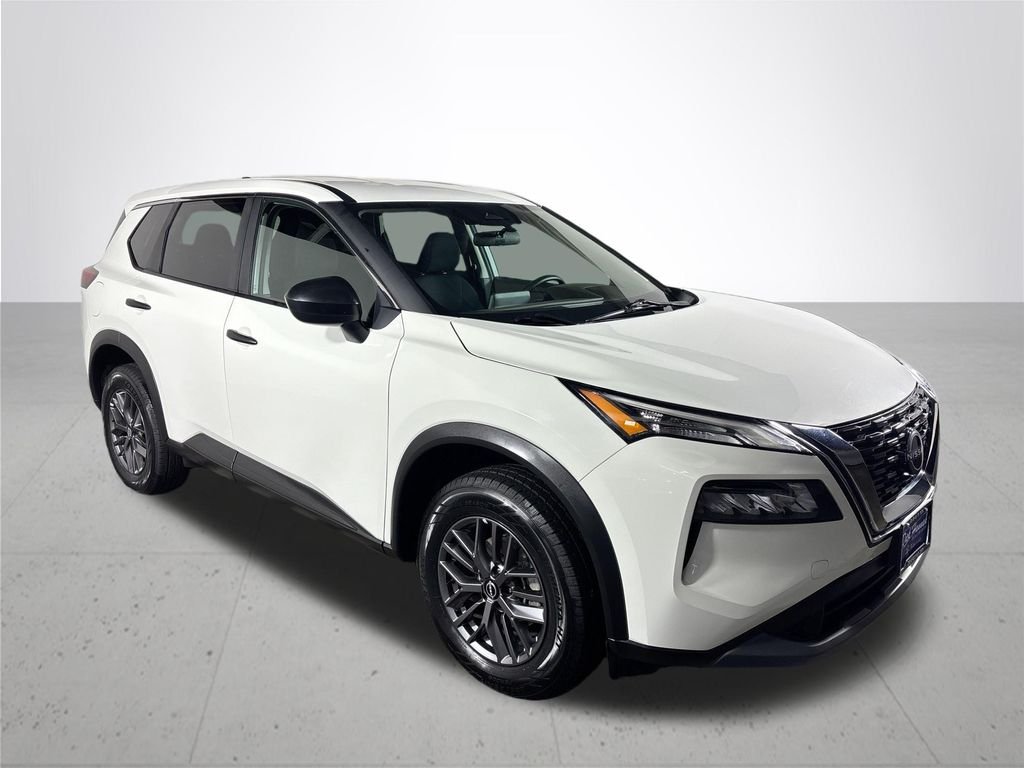 Used 2023 Glacier White Nissan S image 4