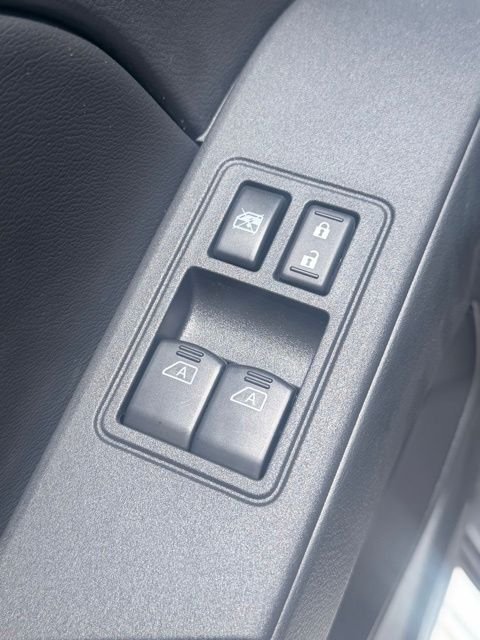 New 2026 Glacier White Nissan King Cab® S image 23