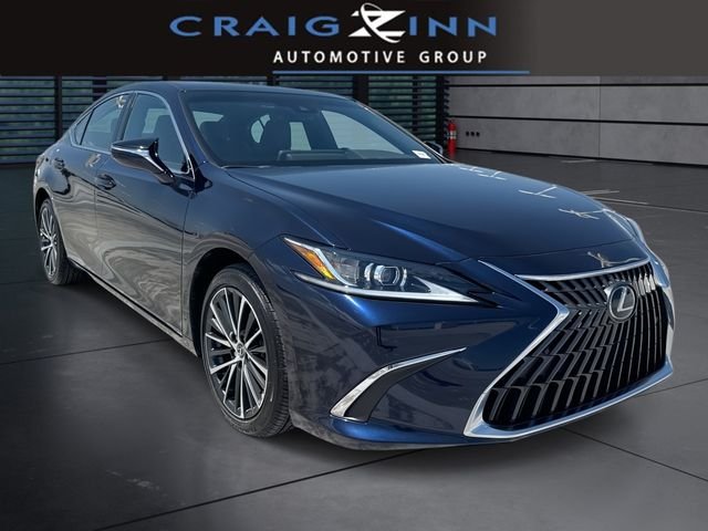 2025 Lexus ES 300h 300h's photo