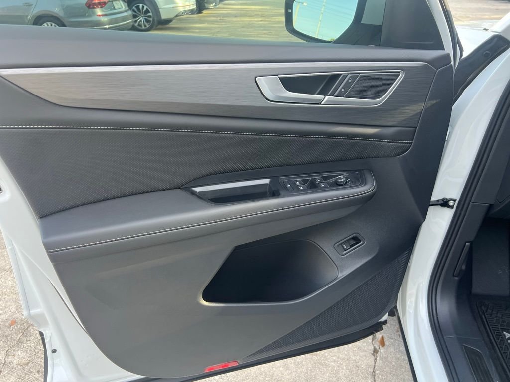 2026 Volkswagen Atlas Cross Sport SE w/Tech - Photo 51