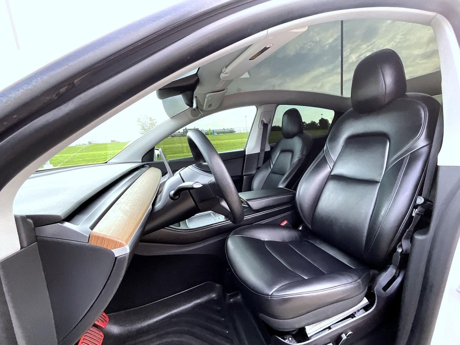Used 2021 White Tesla Long Range image 10