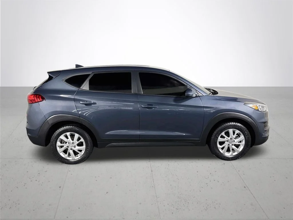 Used 2019 Blue Hyundai SE image 5