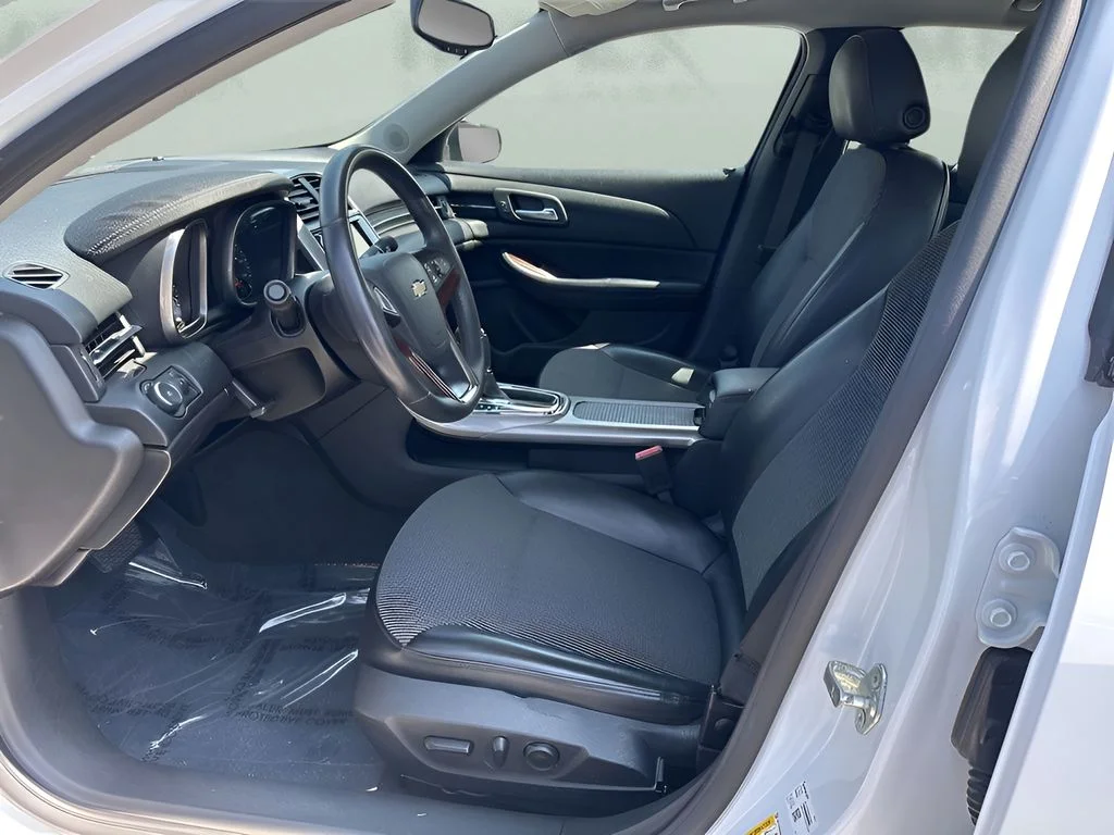 Used 2013 White Chevrolet LT image 9