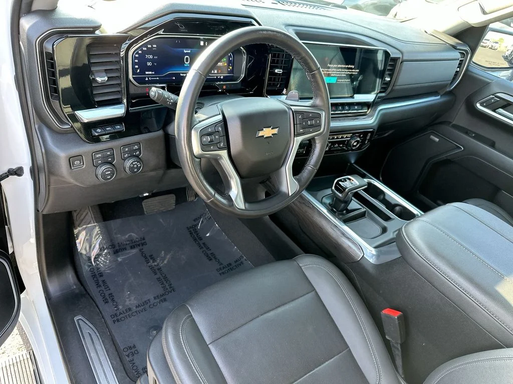 Used 2023 White Chevrolet LTZ image 3