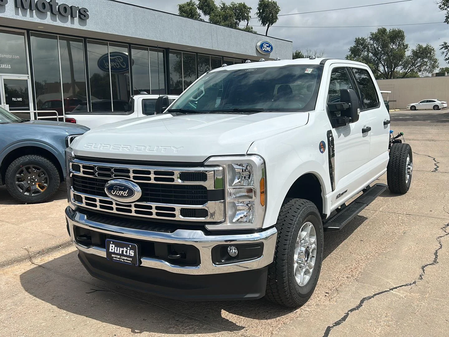 New 2026 Oxford White Ford F-350® XLT image 5