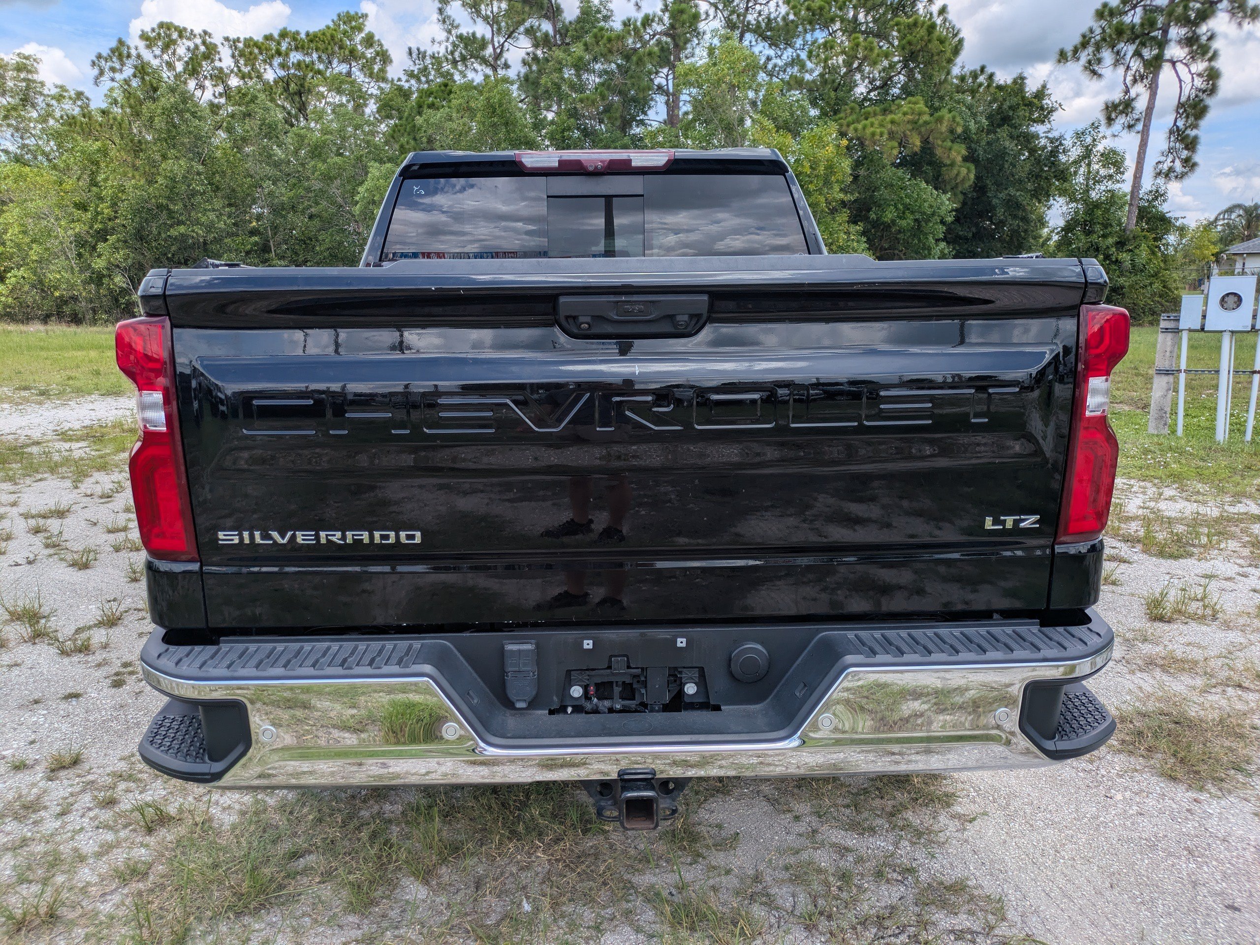 Used 2022 Black Chevrolet LTZ image 5