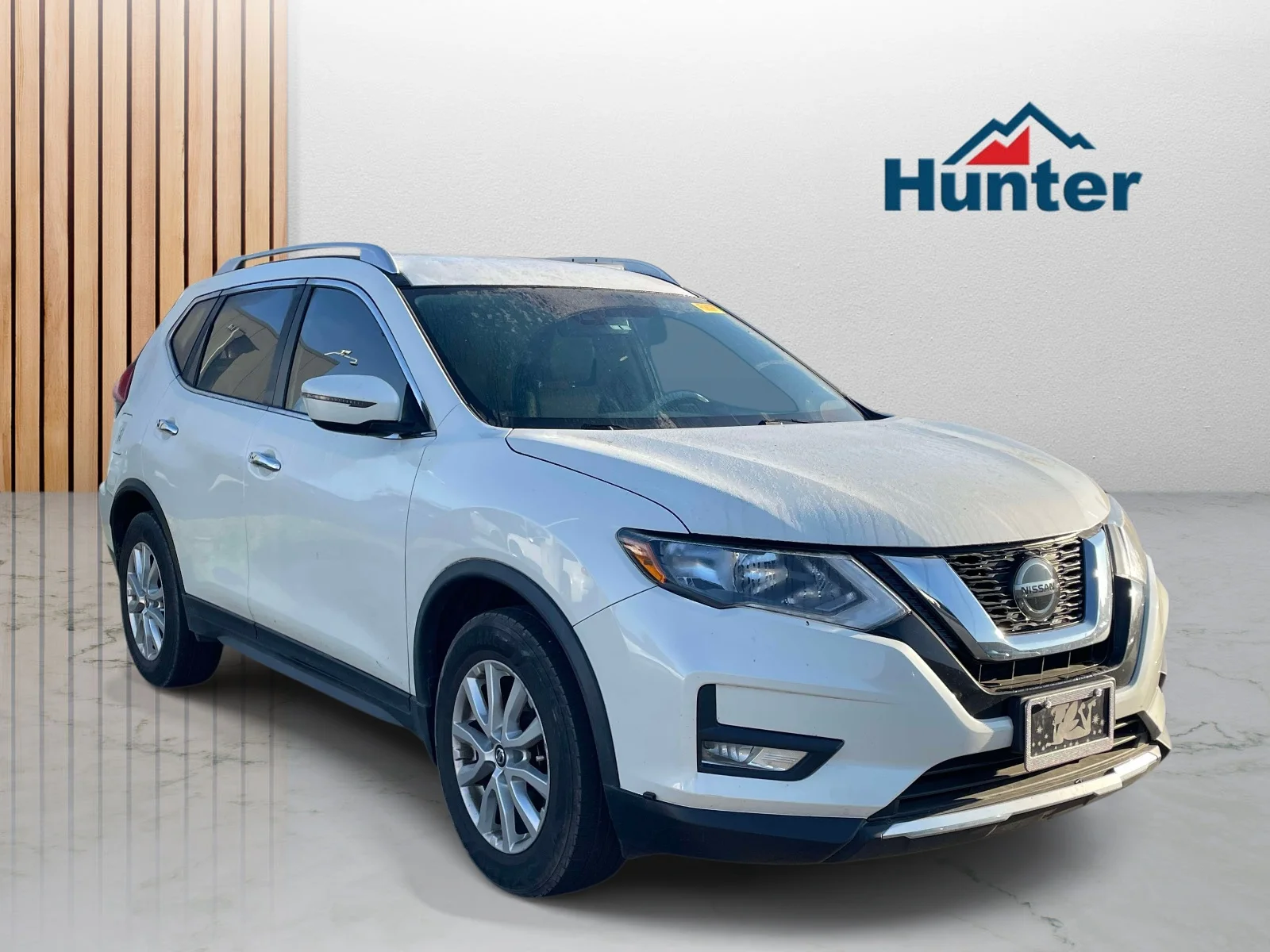 Used 2020 Pearl White Tricoat Nissan SV image 1