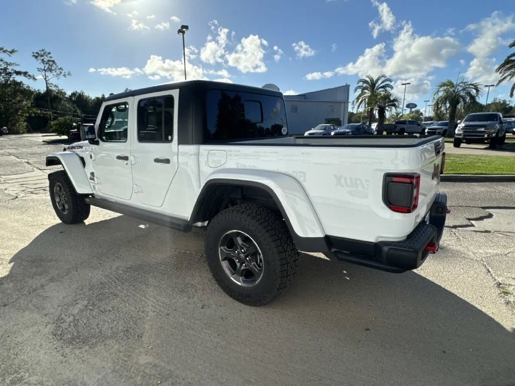 Used 2023 White Jeep Rubicon image 9