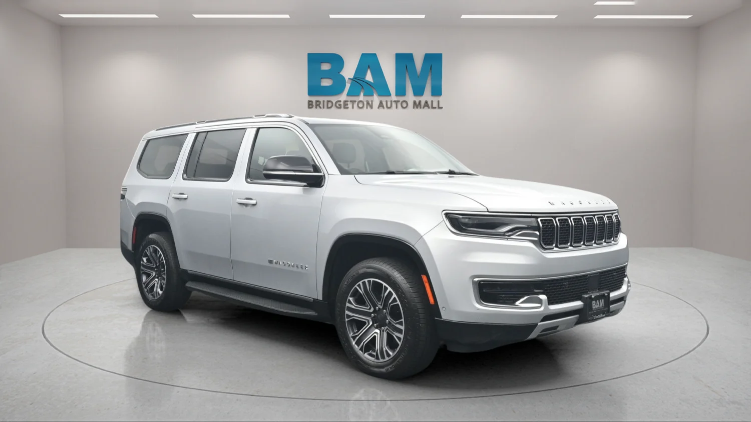 Used 2024 Silver Jeep Series II image 1