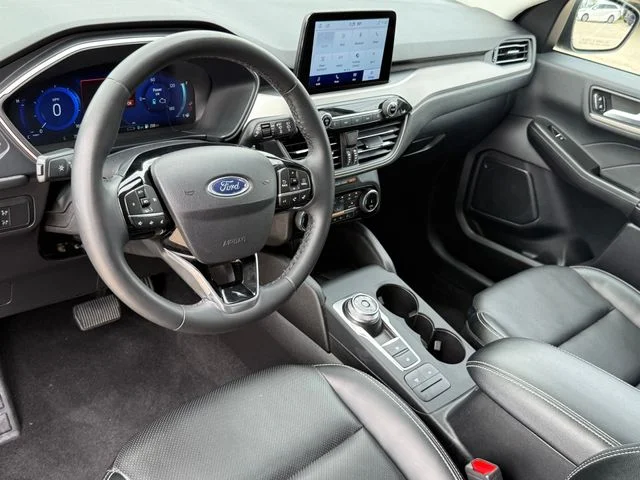 Used 2022 Gray Ford SEL image 9
