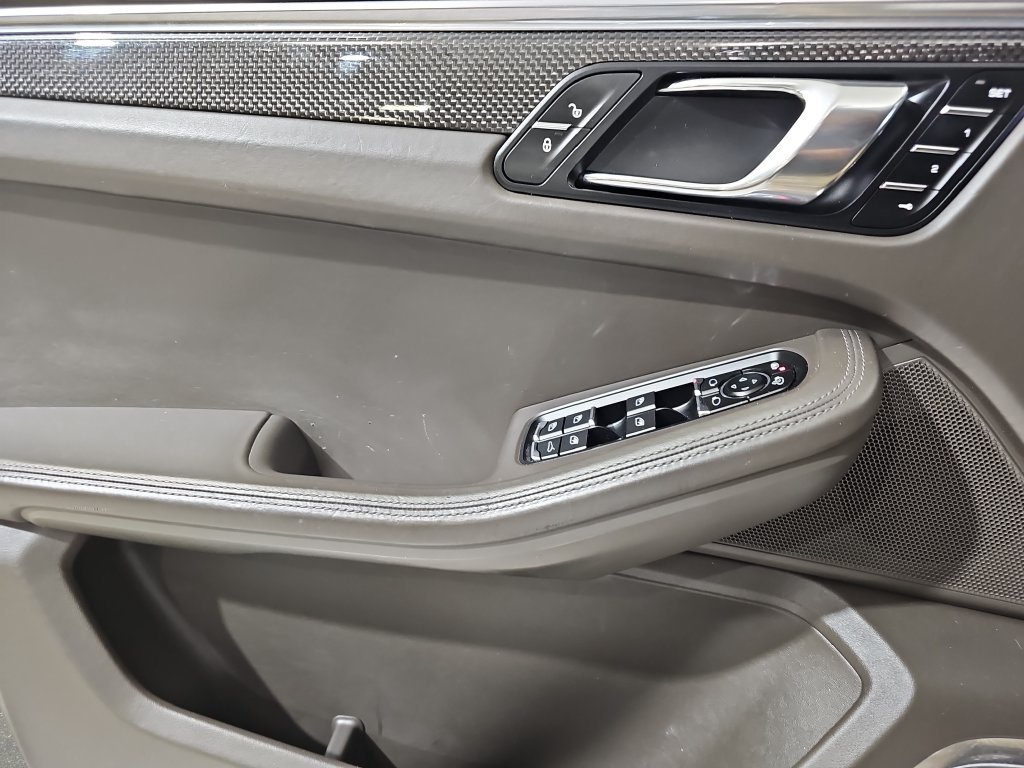 Used 2016 White Porsche Turbo image 29
