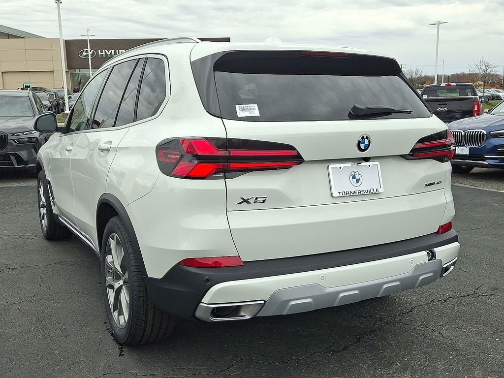 Used 2026 Alpine White BMW xDrive40i image 3