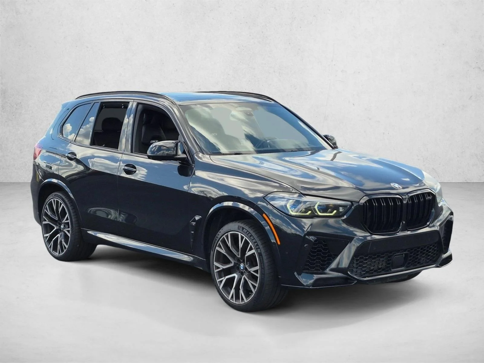 Used 2022 Black Sapphire Metallic BMW  image 3