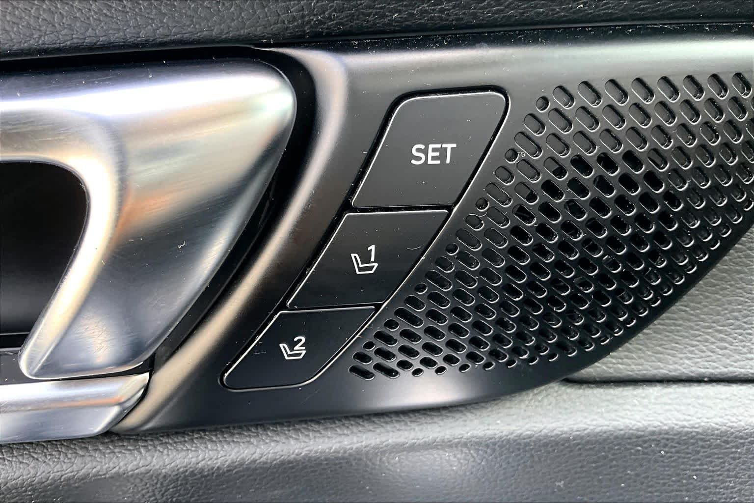 Used 2020 Ebony Black Kia SX image 32