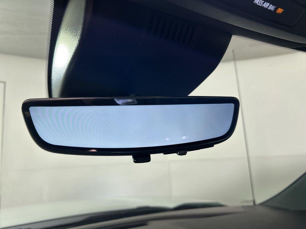 Used 2025 Summit White GMC AT4 image 37