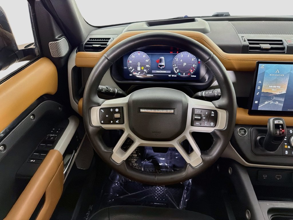Certified Used 2024 Black Land Rover X-Dynamic SE image 24